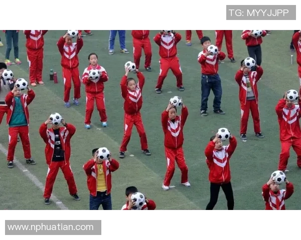 足球卡球星收藏热潮掀起 球迷心中的明星卡牌投资新机会